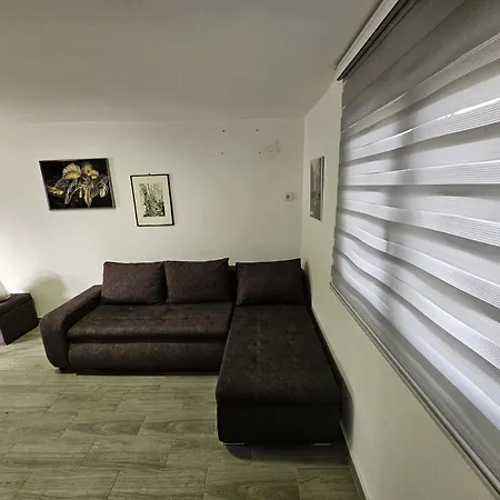 Dom wakacyjny Diamond House Rent Vikendica