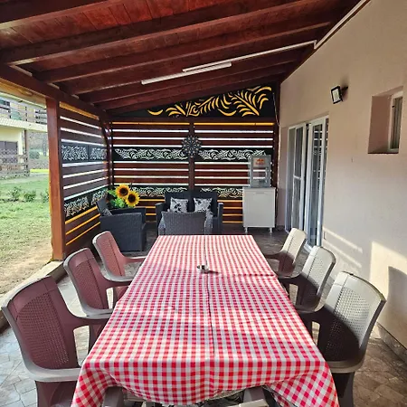 Dom wakacyjny Diamond House Rent Vikendica *