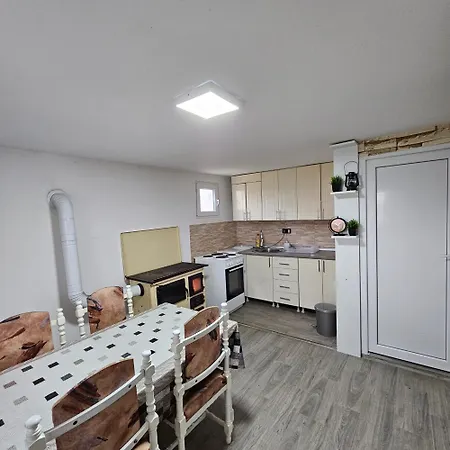 Dom wakacyjny Diamond House Rent Vikendica