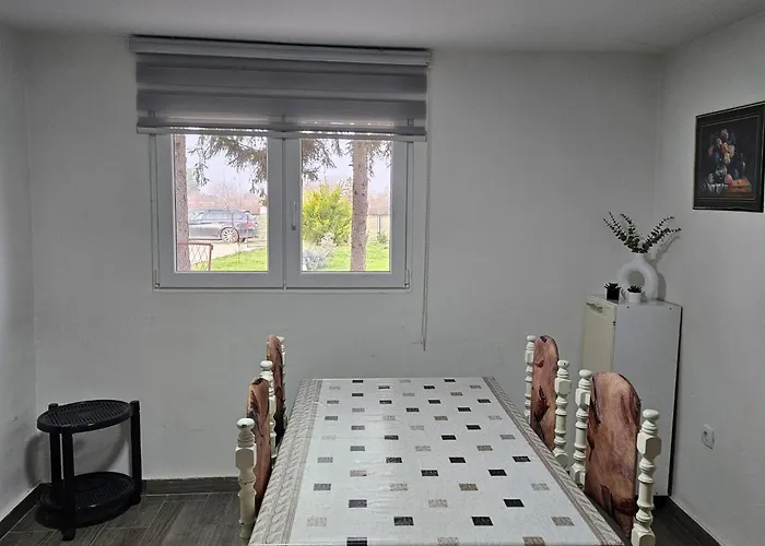 Semesterbostad Diamond House Rent Vikendica Beška