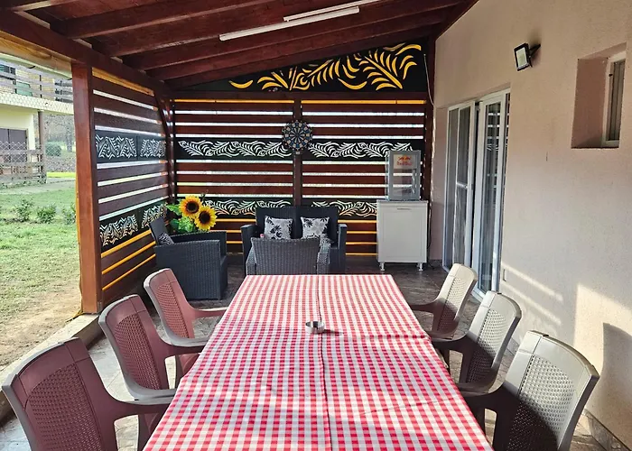 Semesterbostad Diamond House Rent Vikendica *