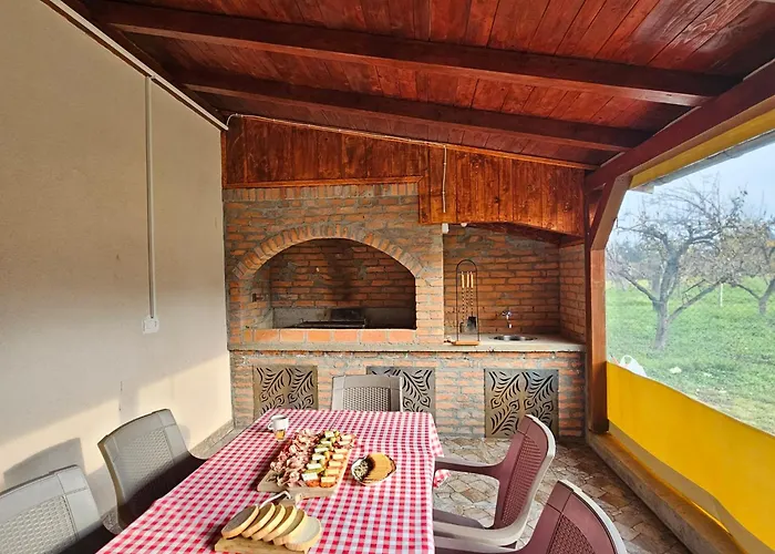 Semesterbostad Diamond House Rent Vikendica Beška